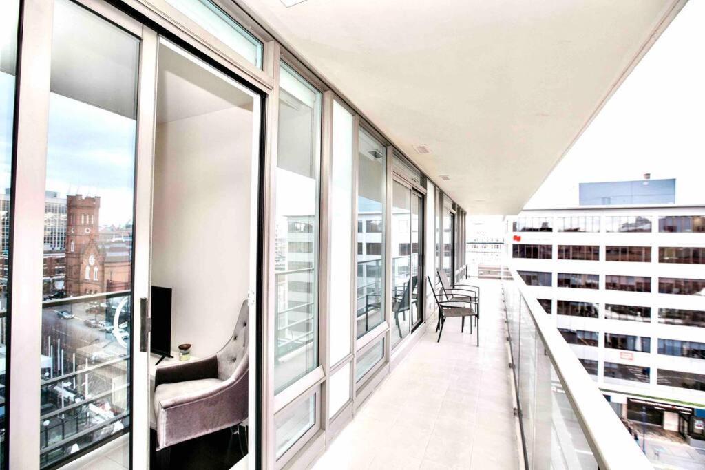Victoria'S Best Location 2 Bedroom Luxe Condo Exterior foto